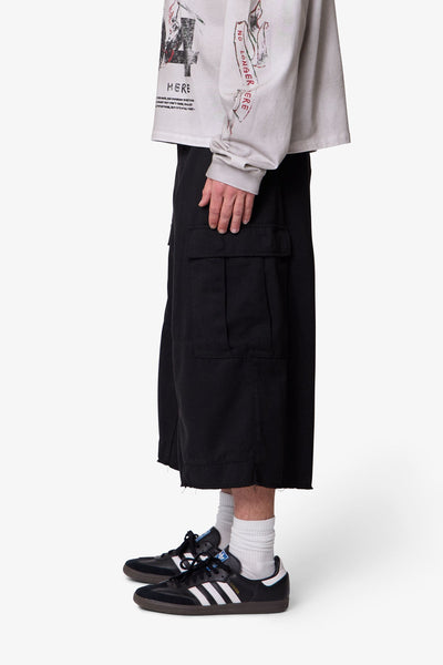 Extra-Long-Cargo-Shorts-Black-4_71f9688e_600x600.jpg