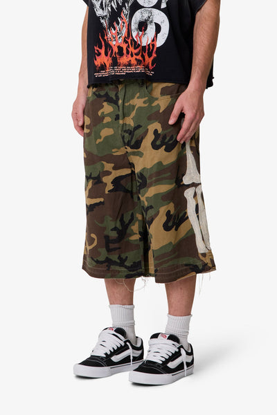 Ultra-Baggy-Bone-Shorts-Camo-3_600x600.jpg