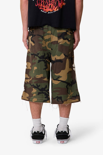 Ultra-Baggy-Bone-Shorts-Camo-5_600x600.jpg