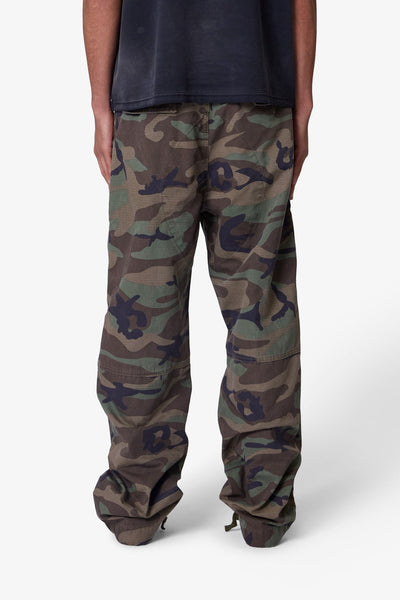 Ultra-Baggy-Cargo-Pants-Camo-5_600x600.jpg