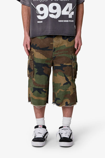 Ultra-Baggy-Cargo-Shorts-Camo-2_4dface1a_600x600.jpg