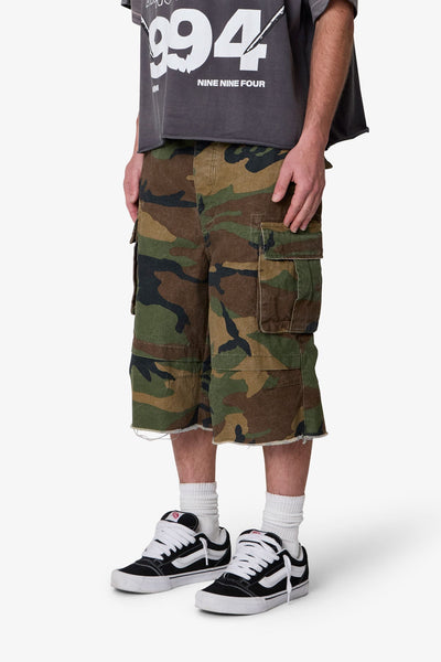 Ultra-Baggy-Cargo-Shorts-Camo-3_3d26e5d3_600x600.jpg