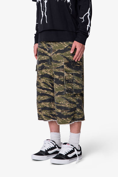 Ultra-Baggy-Cargo-Shorts-Tiger-Camo-3_600x600.jpg
