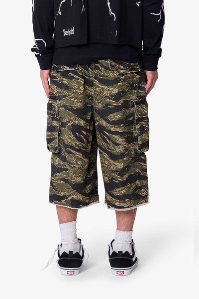 Ultra-Baggy-Cargo-Shorts-Tiger-Camo-5_600x600.jpg