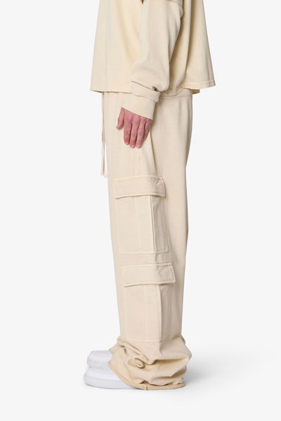 Ultra-Baggy-Cargo-Sweatpants-Off-White-4_600x600.jpg